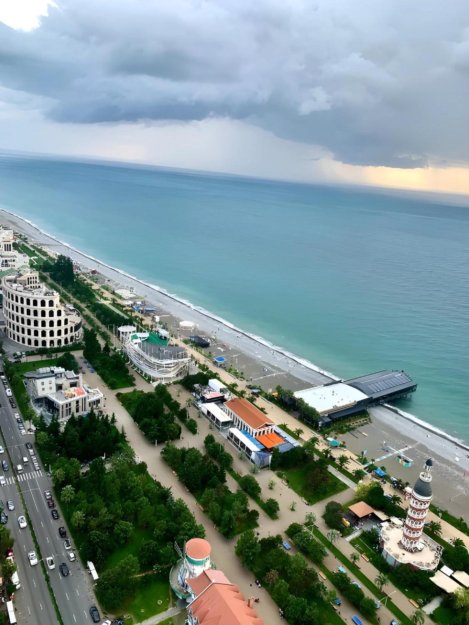 Luxury Orbi City Sea View Aparthotel Batumi Exterior foto