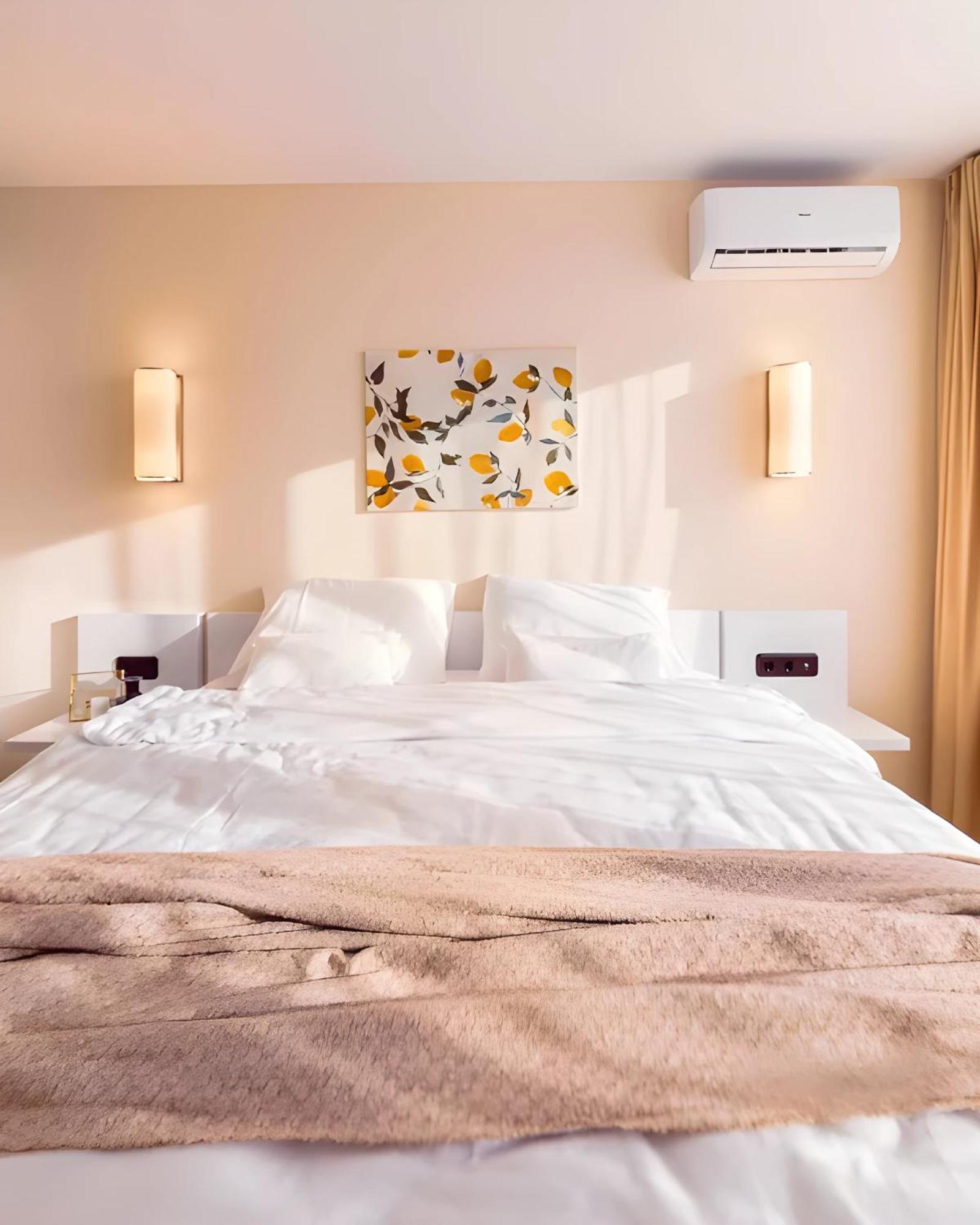 Luxury Orbi City Sea View Aparthotel Batumi Exterior foto